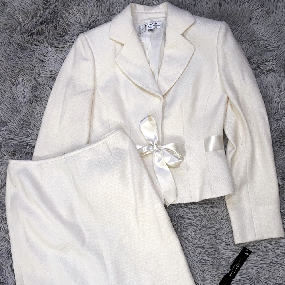 NWT VINTAGE TAHARI ARTHUR S LEVINE SKIRT SUIT